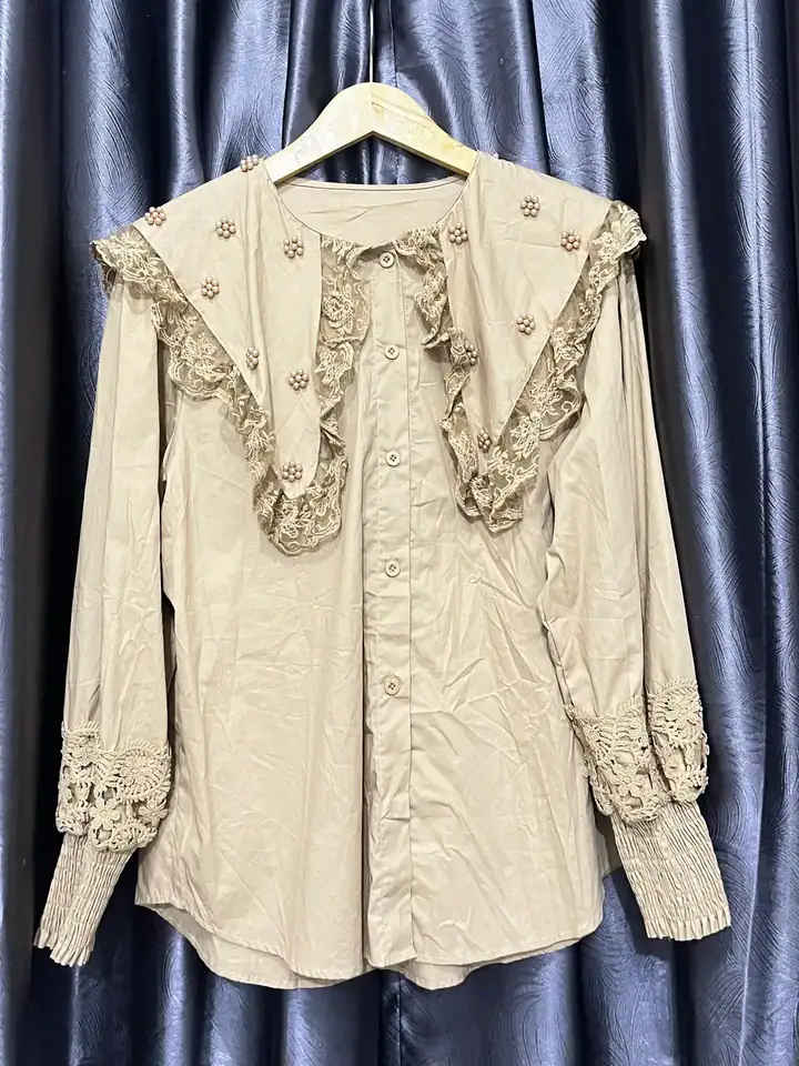 Blouse ruffle kancing krem, kemeja & blouse