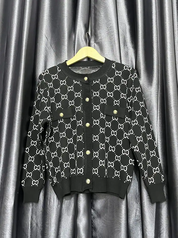 Cardigan monogram hitam, cardigan